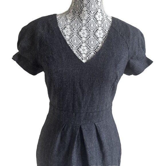 Banana Republic Wool Grey sheath Dress in Size 4, Stretch, v neck, cap sleeve - Picture 5 of 12